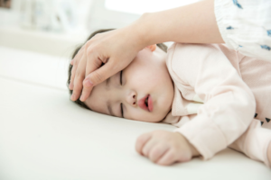 아이 열날 때 대처법: 해열제 사용부터 응급실 가야 할 증상까지